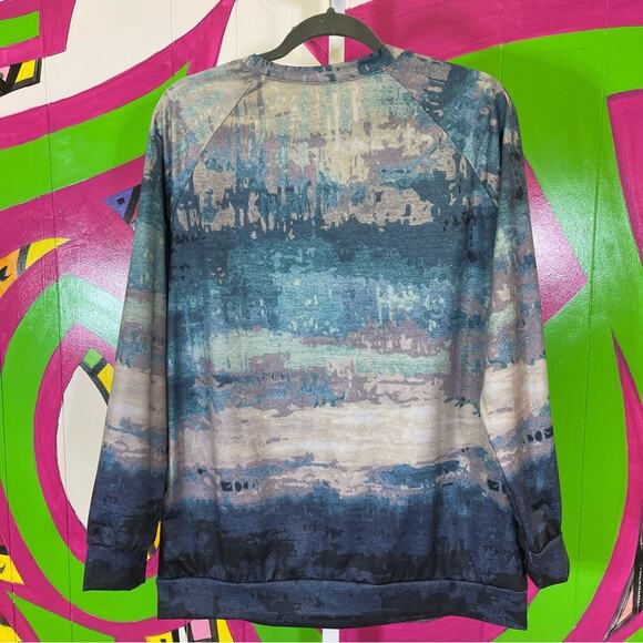 Watercolor Long Sleeve Shirt Thicker Material. Size XL. Excellent condition! - Picture 3 of 5